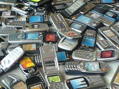 Μεγάλη πτώση στις πωλήσεις κινητών