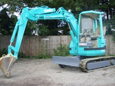 Τρίχρονη αγόρασε… εκσκαφέα