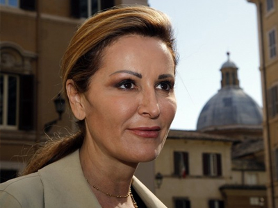 Νέα τροπή στο «σίριαλ» του γάμου του Berlusconi