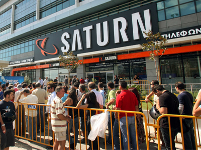 Το αδιαχώρητο επικράτησε στα εγκαίνια του Saturn