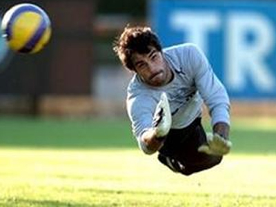 Υπογράφει ο Σάχα