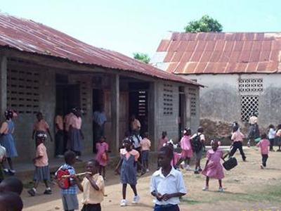 Νεκροί από κατάρρευση σχολείου