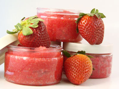 Φτιάξτε πίλινγκ με τη δροσιά της φράουλας