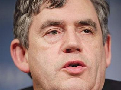 Gordon Brown: “Δεν παραιτούμαι”