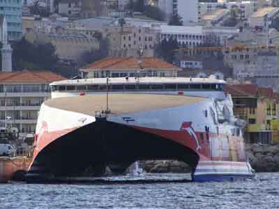 Ταλαιπωρία για 317 επιβάτες του “MEGA JET”