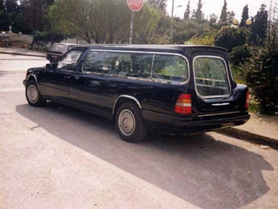 Έκρυβαν τα όπλα στην νεκροφόρα