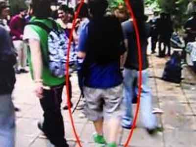 Διακόπηκε για αύριο η δίκη του φοιτητή με τα ”πράσινα παπούτσια” Διακόπηκε για αύριο η δίκη του φοιτητή με τα ”πράσινα παπούτσια”