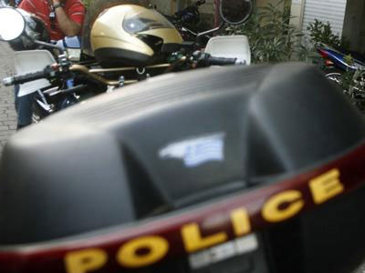 Ξυλοφόρτωσε αστυνομικό επειδή του “έκοψε κλήση”