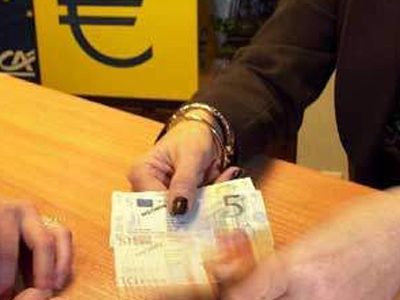 Ακόμη λιγότερα δάνεια έδωσαν το Μάιο οι Τράπεζες