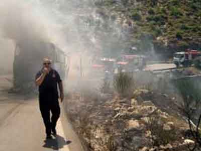 Φωτιά σε τουριστικό λεωφορείο στη Θεσσαλονίκη