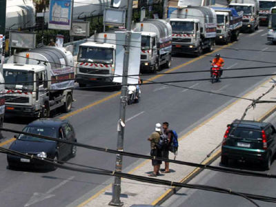 Απορριμματοφόρα έχουν παραταχθεί στην Αθηνών Λαμίας και στη Συγγρού