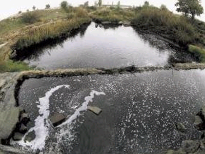 Το φορτηγό ξεφόρτωνε… ρύπανση