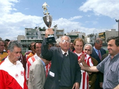 Πέθανε ο παλαίμαχος άσος του Ολυμπιακού Μπάμπης Κοτρίδης