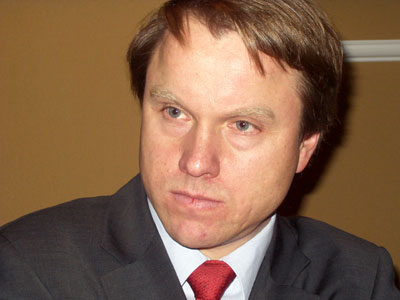 Παραιτήθηκε εξαιτίας του χαμηλού ποσοστού του κόμματός του στις ευρωεκλογές