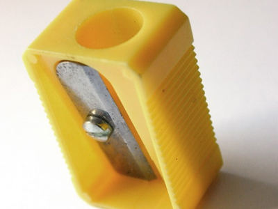 Οκτάχρονα μετατρέπουν τις ξύστρες σε φονικά όπλα