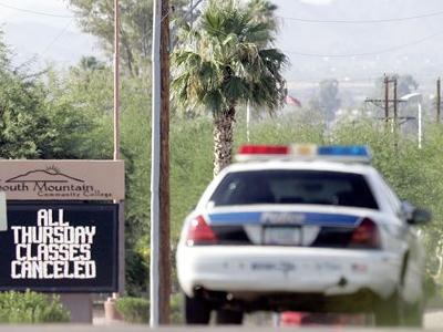 Πυροβολισμοί σε κολλέγιο με τρεις τραυματίες