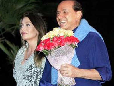 Διαψεύδει τις φήμες για διαζύγιο ο Καβαλιέρε