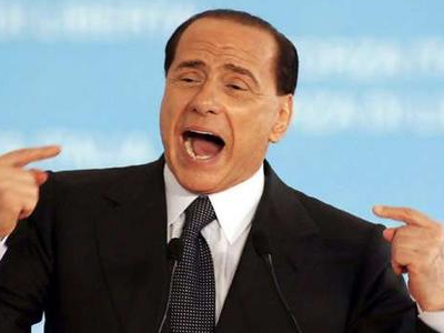 “Ερασιτέχνη πολιτικό” αποκάλεσαν τον Μπερλουσκόνι