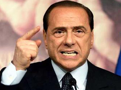 ”Άμυνες” βγάζει ο Silvio στις επιθέσεις Murdoch