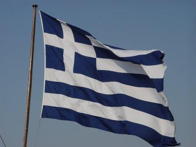 Μαθητές στην Ξάνθη προσπάθησαν να κάψουν για πλάκα τη σημαία