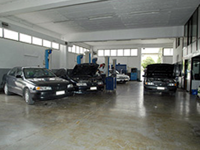 «Θερμοκήπιο» χασίς στο πατάρι συνεργείου