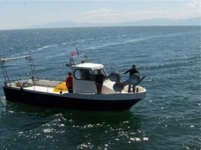 Προσάραξη αλιευτικού στον όρμο Λάρυμνας