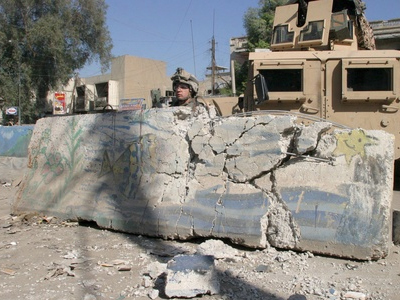 Έξι νεκροί από βομβιστικές επιθέσεις στη Βαγδάτη