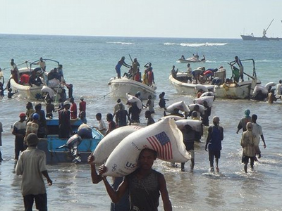 Πέταξαν λαθρομετανάστες στη θάλασσα για να μην τους συλλάβουν