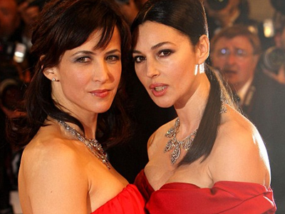 «Φωτιά» στα κόκκινα Μόνικα Μπελούτσι και Σοφί Μαρσό