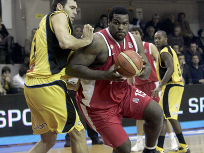 Νίκη-θρίλερ του Ολυμπιακού στο Μαρούσι