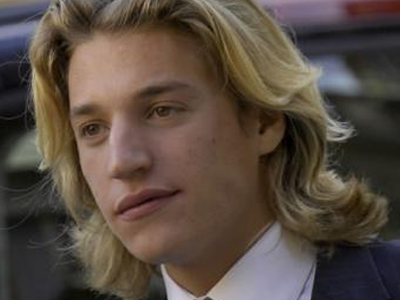 Ο Ζαν Σαρκοζί στα βήματα του πατέρα του