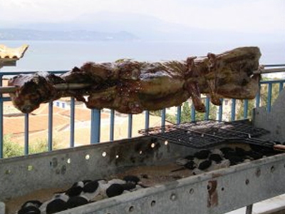 Έσκασε με… σούβλα τα λάστιχα αυτοκινήτων