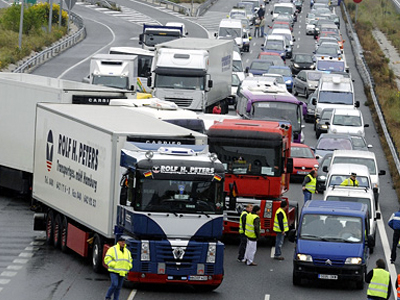 “Φρένο” τα φορτηγά στην Ισπανία