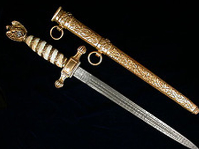 Κατάσχεσαν χιλιάδες κινέζικα αεροβόλα, όπλα και σπαθιά