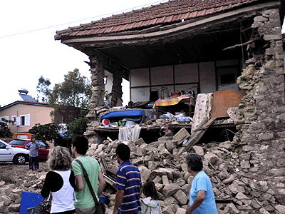 Δύο νεκροί – 108 τραυματίες από τα 6,5 Ρίχτερ