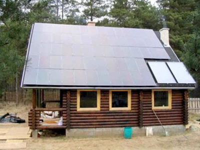 Τα φωτοβολταϊκά στις στέγες προωθεί το Υπουργείο Ανάπτυξης