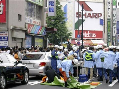 Πέντε μαχαίρια είχε μαζί του ο δολοφόνος του Τόκιο