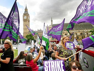 Μαζική απεργία εργαζομένων στη Μ. Βρετανία