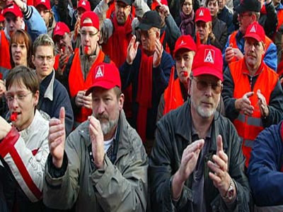 Απεργία παραλύει την παραγωγή αυτοκινήτων στη Γερμανία