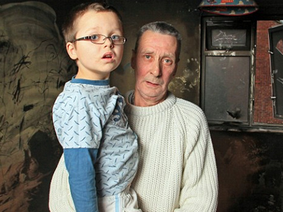 Πεντάχρονος πυρπόλησε το σπίτι του