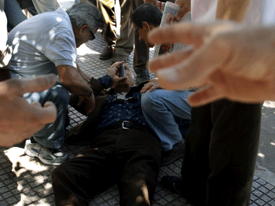 Τα ΜΑΤ τα έβαλαν με τους συνταξιούχους.