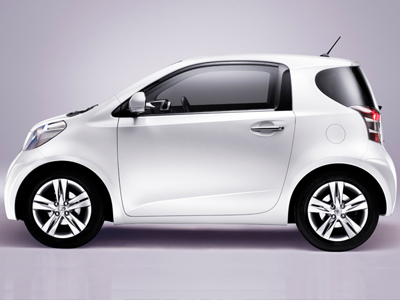 Toyota IQ – Smart, I ‘m comin’…