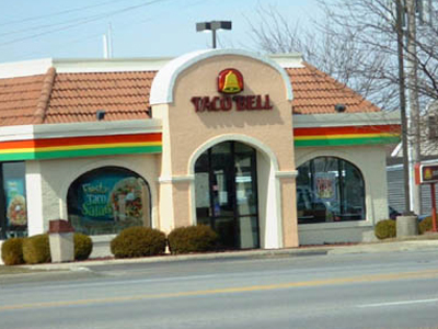 Παντρεύτηκαν σε φαστ – φουντ