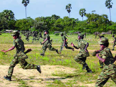 Οι Ταμίλ υποχωρούν, η κυβέρνηση όχι