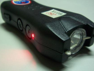 Λήστεψαν επιχειρηματία με την απειλή ηλεκτρικού εκκενωτή