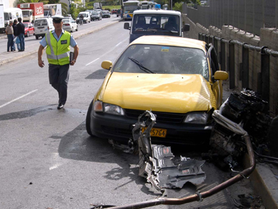 Θάνατος ζευγαριού από σύγκρουση ταξί με φορτηγό