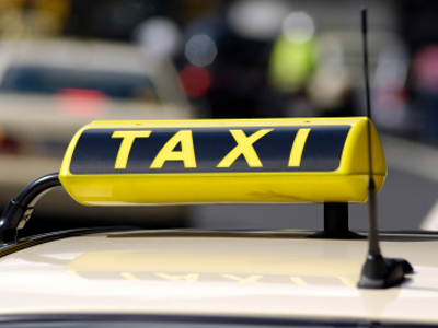 Λήστεψαν και χτύπησαν ταξιτζή
