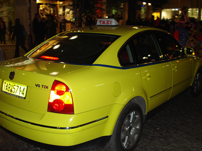 Ξέχασε σε ταξί 36.000 ευρώ