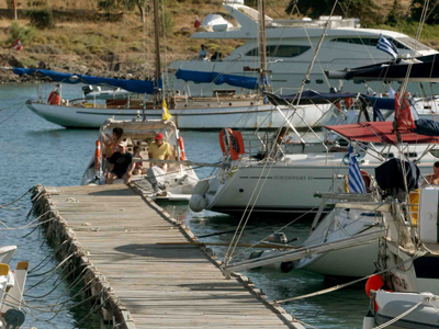 Προσάραξε ταχύπλοο στο οποίο επέβαινε ο πρέσβης της Πορτογαλίας