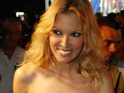 Η Βίκυ και το ντεμπούτο της